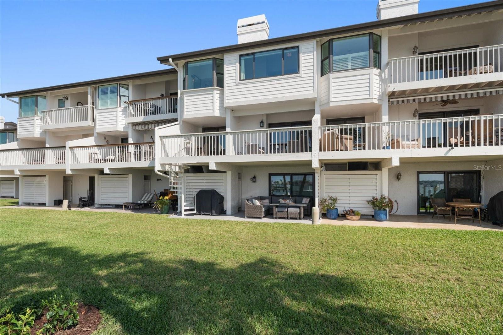 Image 66 of 81 For 165 Marina Del Rey Court