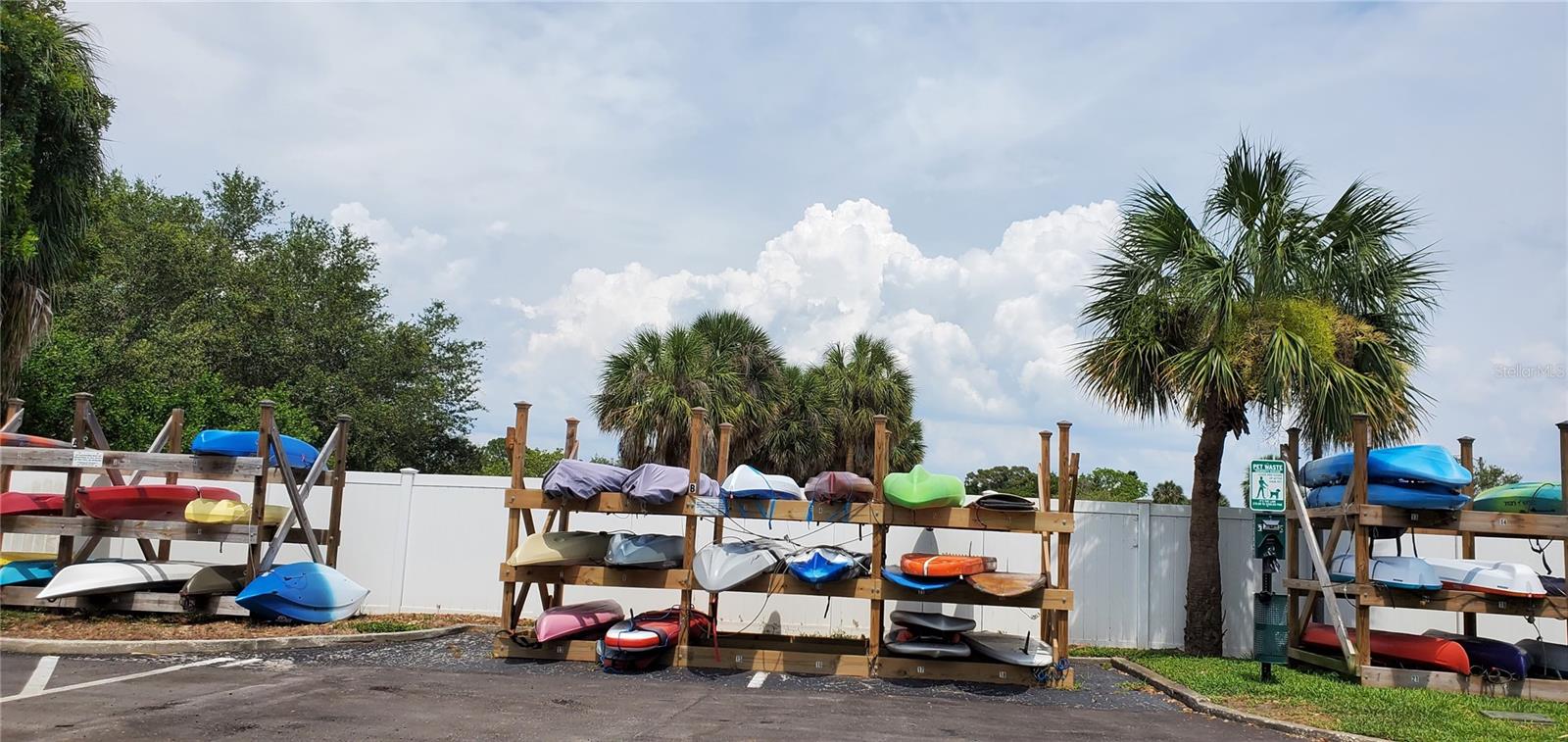 Image 22 of 43 For 213 Seahorse Drive Se D