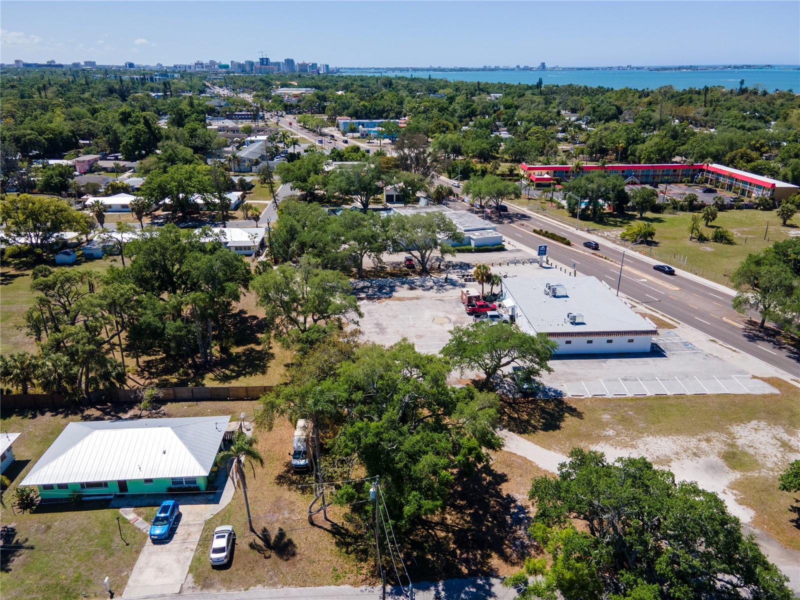 Image 6 of 13 For 4500 Tamiami Trail