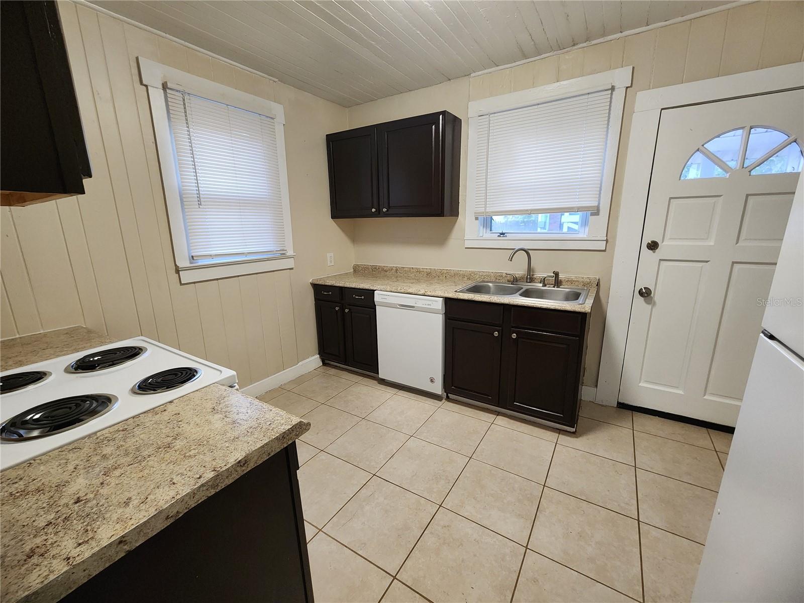 Image 3 of 7 For 3311 Drew Street