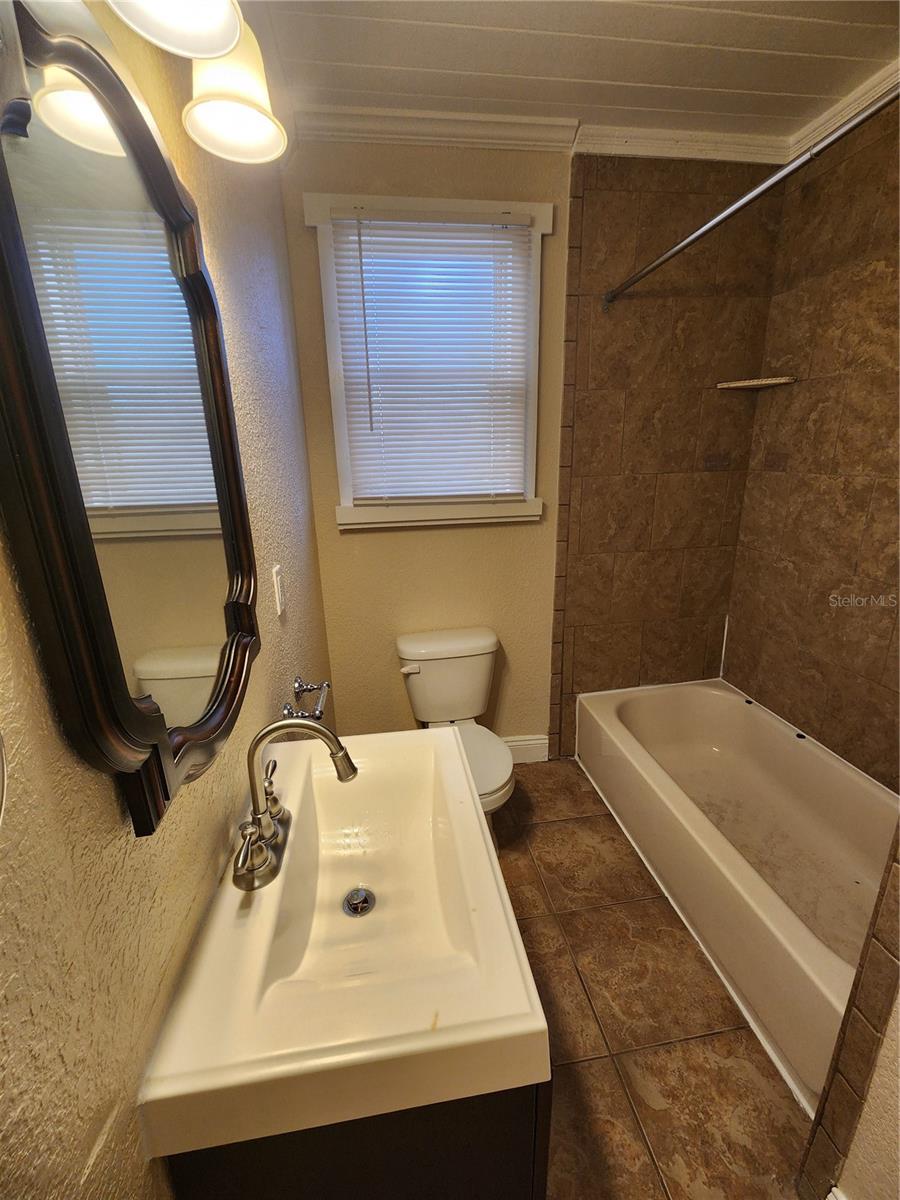 Image 6 of 7 For 3311 Drew Street