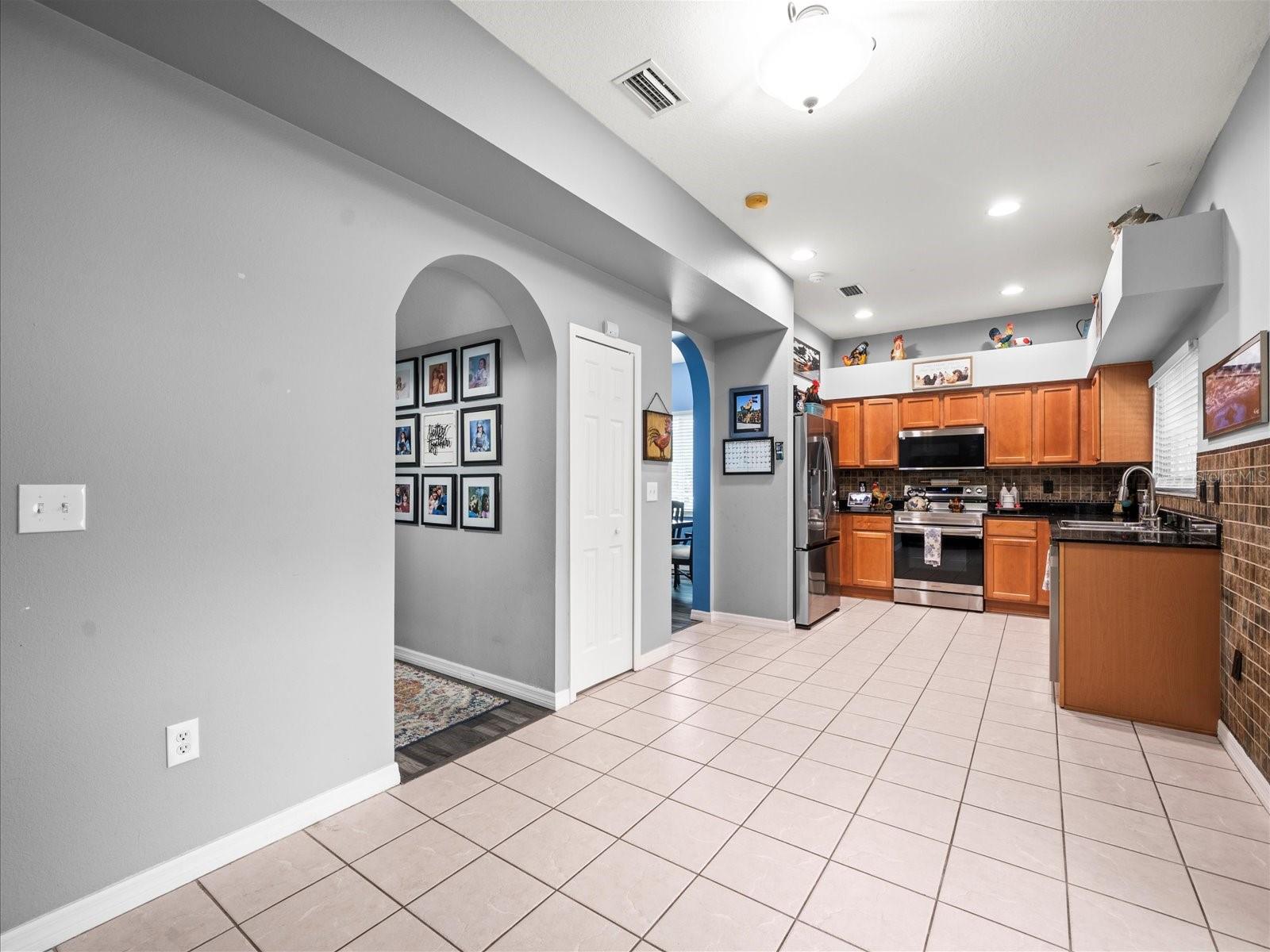 Image 23 of 57 For 25423 Bruford Boulevard