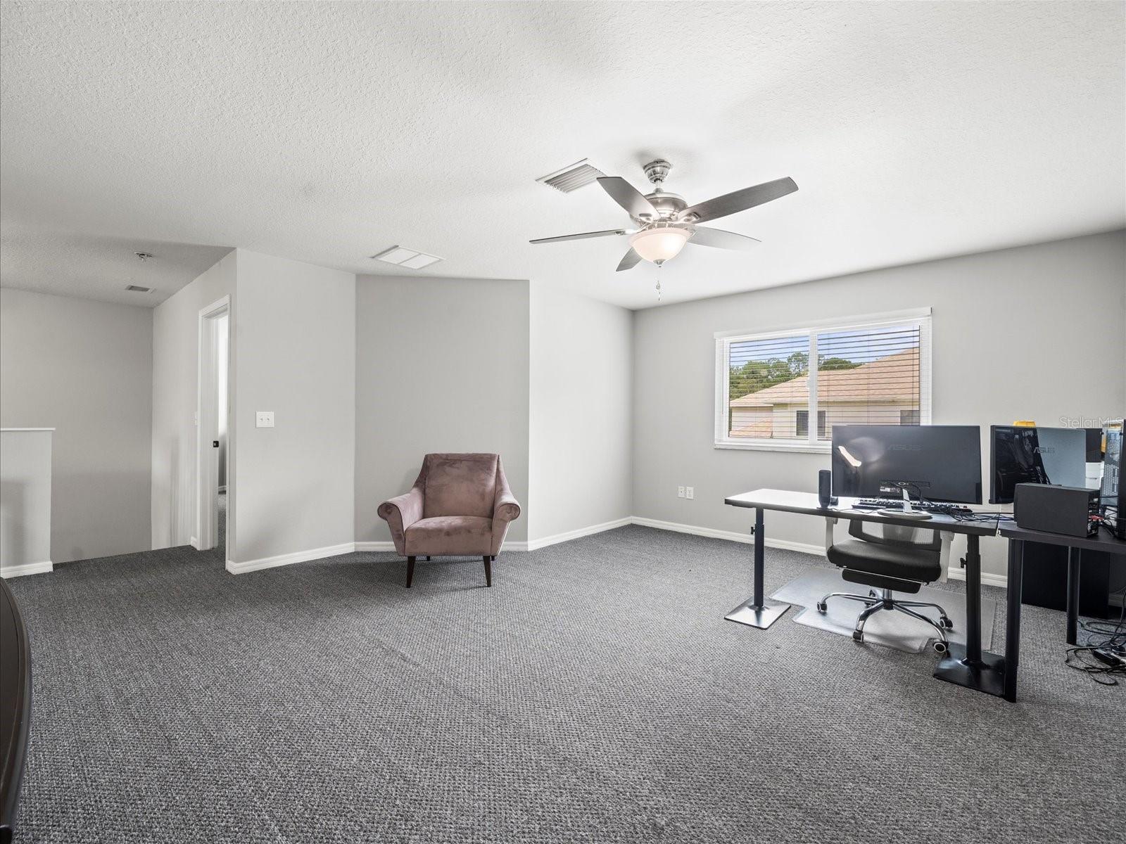 Image 32 of 57 For 25423 Bruford Boulevard