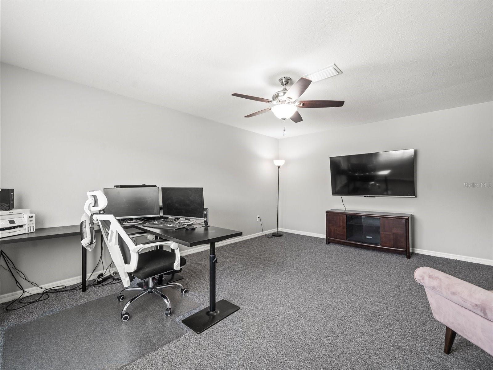 Image 33 of 57 For 25423 Bruford Boulevard