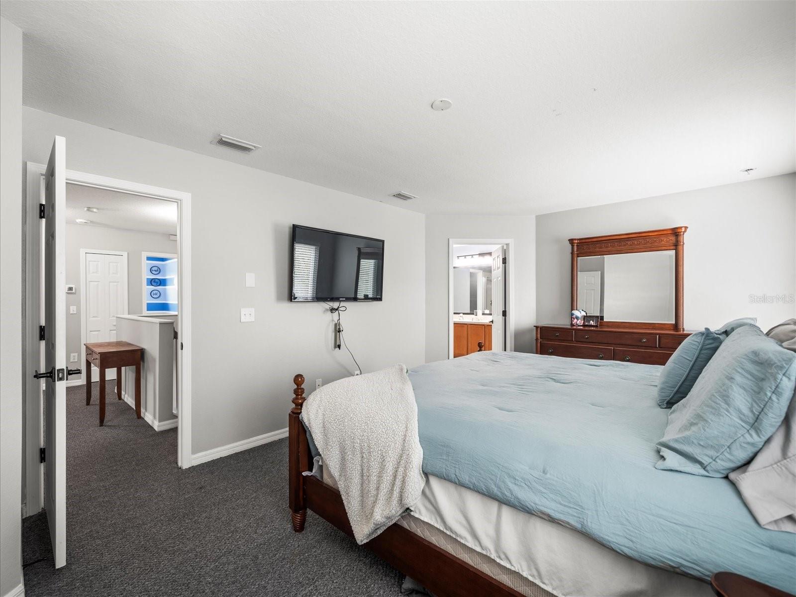 Image 35 of 57 For 25423 Bruford Boulevard