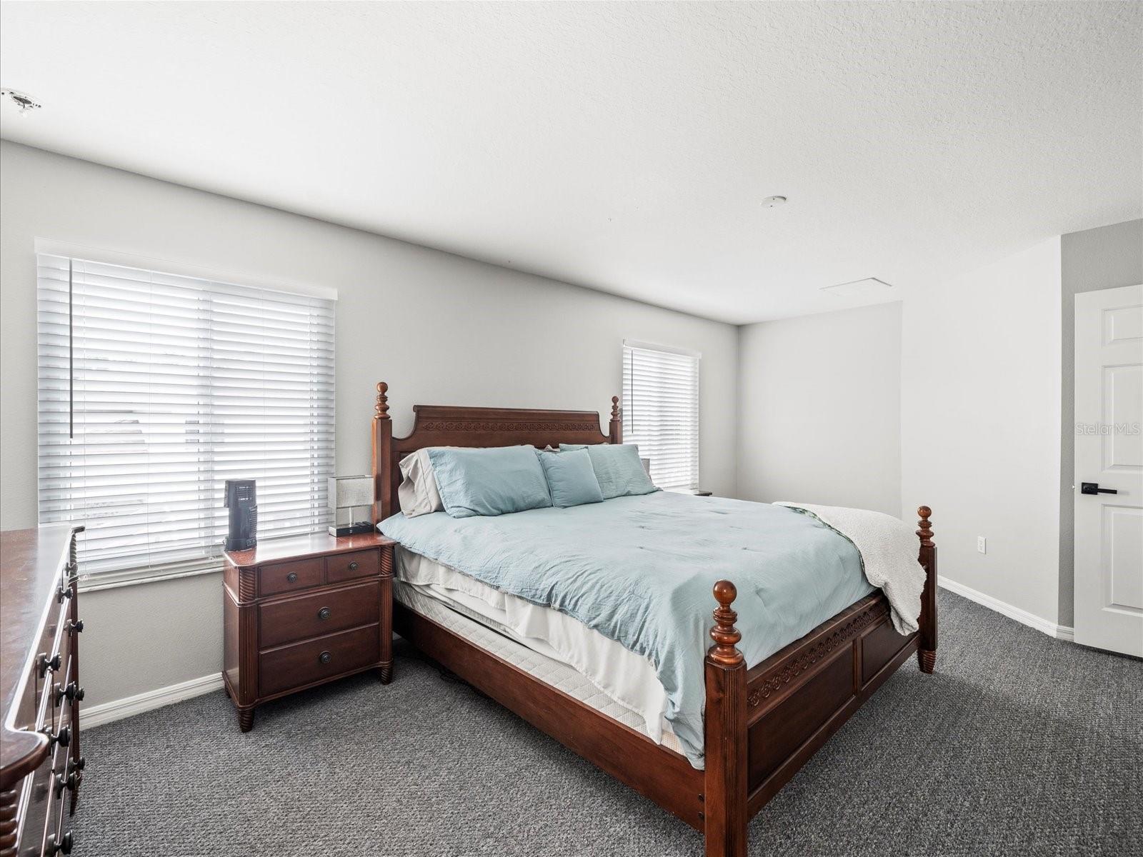 Image 36 of 57 For 25423 Bruford Boulevard