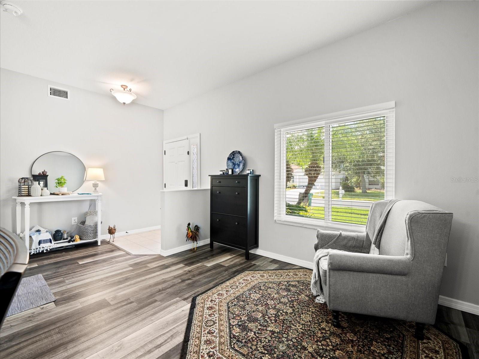 Image 9 of 57 For 25423 Bruford Boulevard