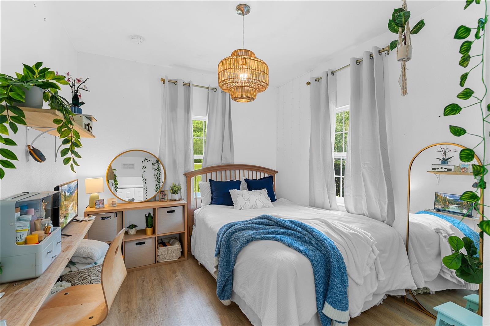 Image 19 of 42 For 23056 Dewitt Drive