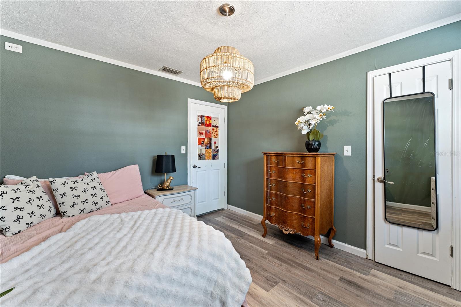 Image 24 of 42 For 23056 Dewitt Drive