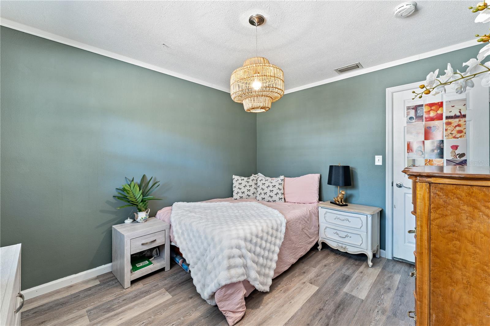 Image 25 of 42 For 23056 Dewitt Drive