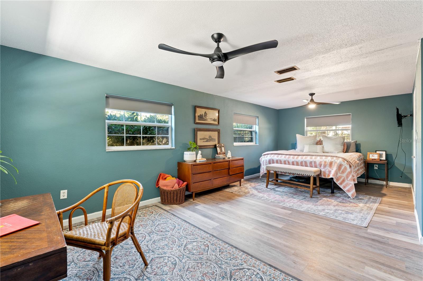 Image 28 of 42 For 23056 Dewitt Drive