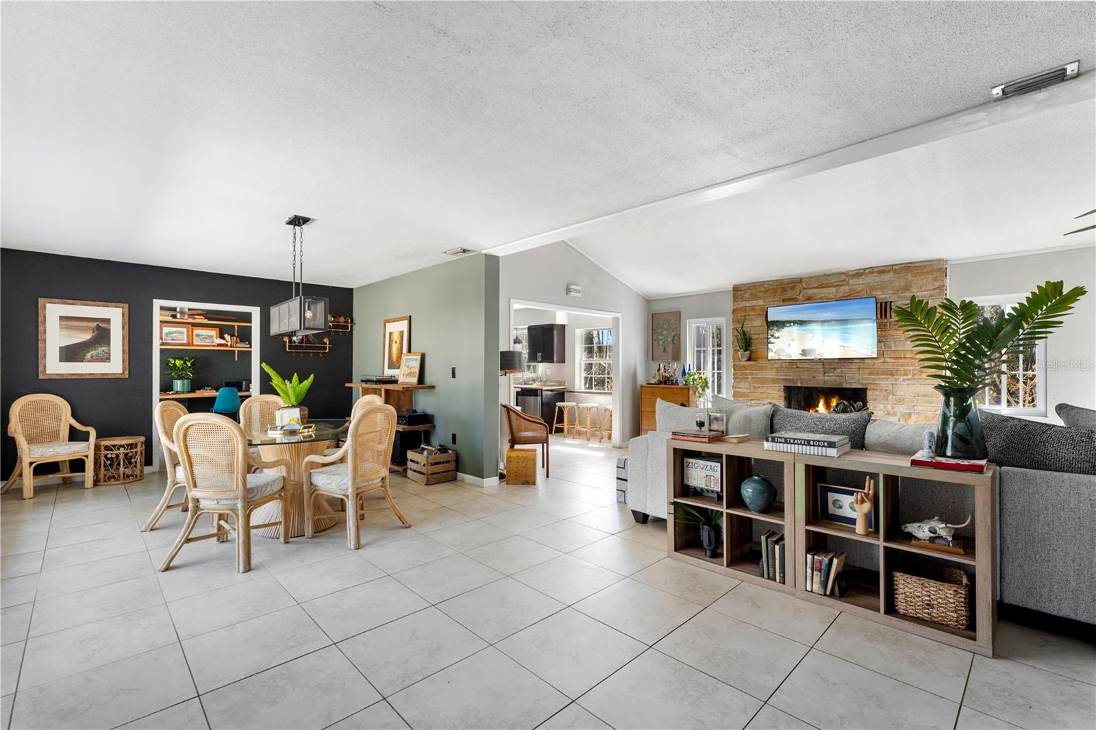 Image 4 of 42 For 23056 Dewitt Drive