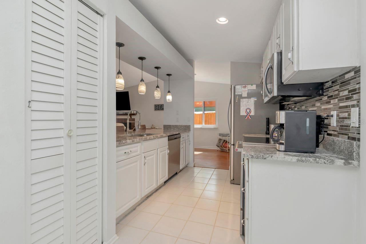 Image 18 of 44 For 435 Lakeview Drive