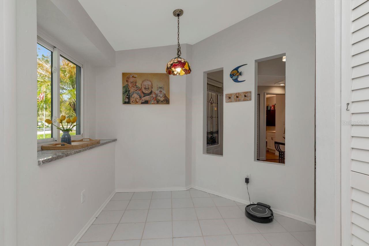 Image 19 of 44 For 435 Lakeview Drive