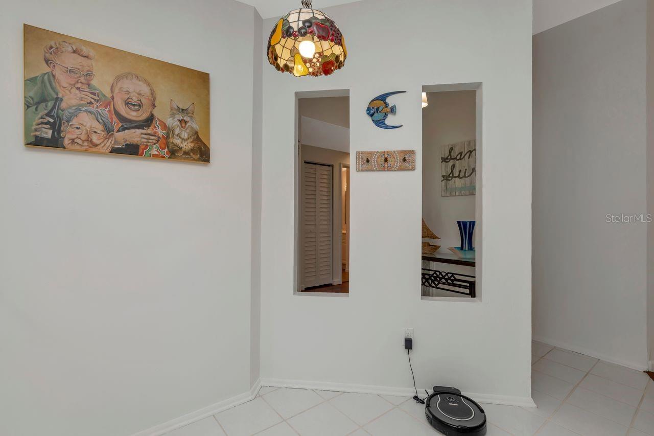 Image 20 of 44 For 435 Lakeview Drive