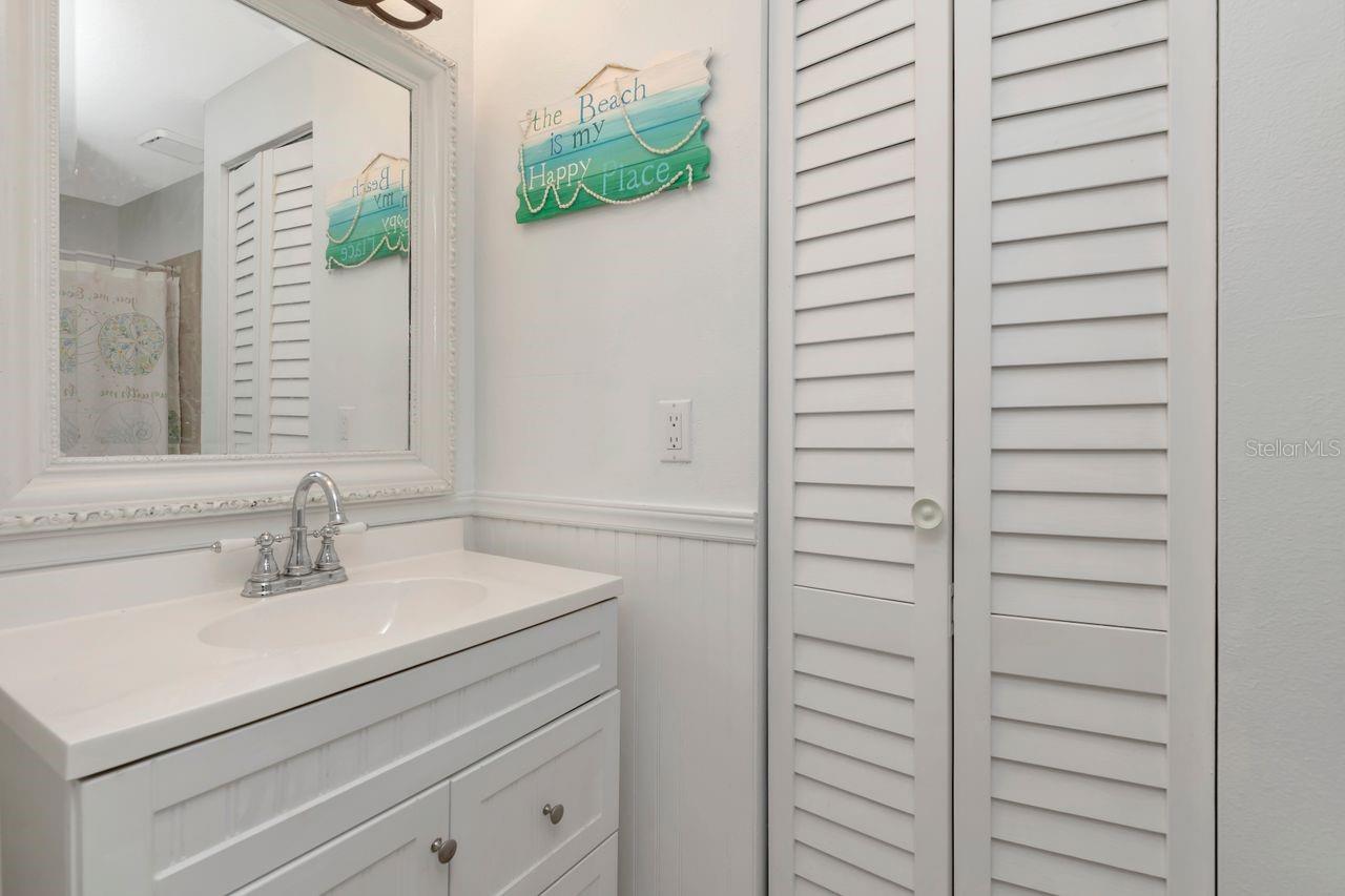 Image 25 of 44 For 435 Lakeview Drive