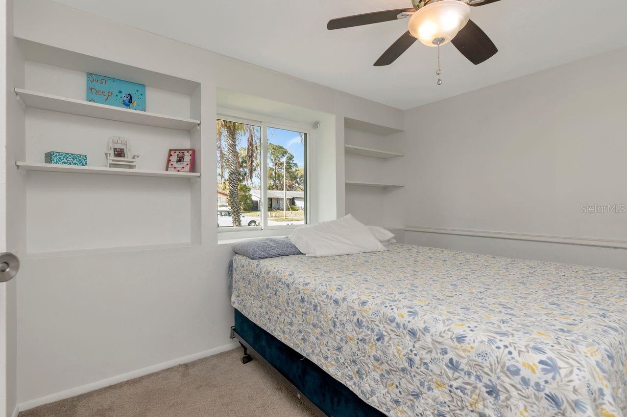 Image 28 of 44 For 435 Lakeview Drive