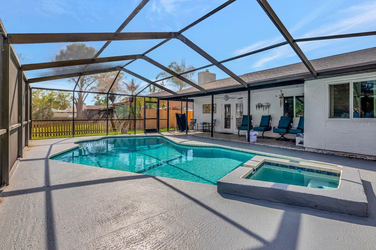 Image 35 of 44 For 435 Lakeview Drive