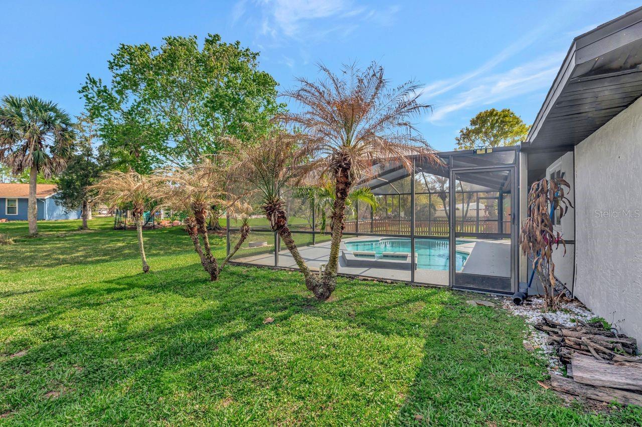 Image 37 of 44 For 435 Lakeview Drive