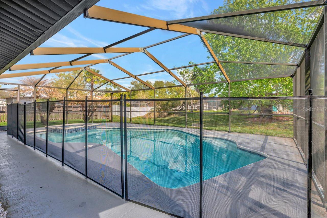 Image 5 of 44 For 435 Lakeview Drive