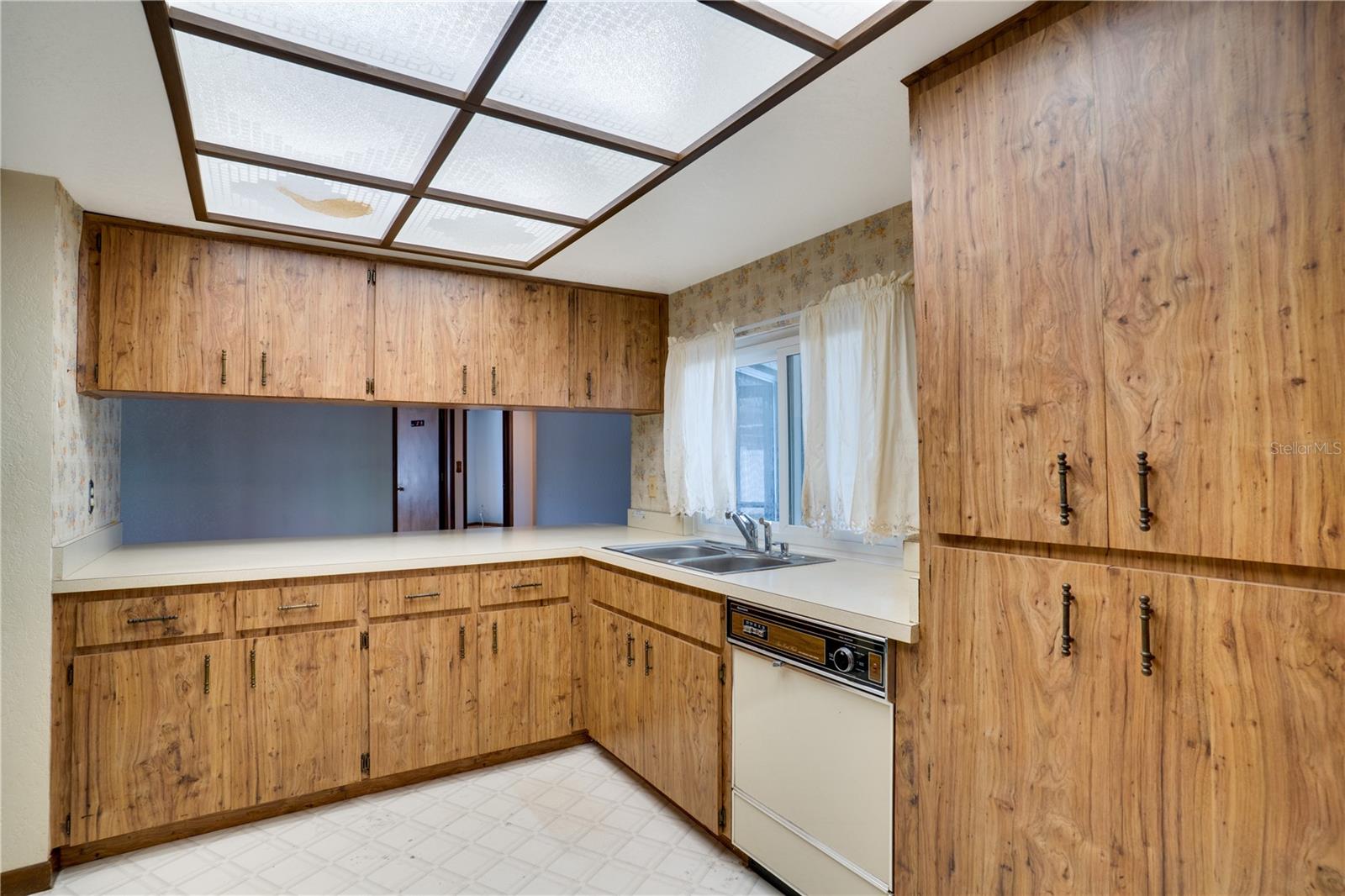 Image 12 of 35 For 12161 100th Avenue