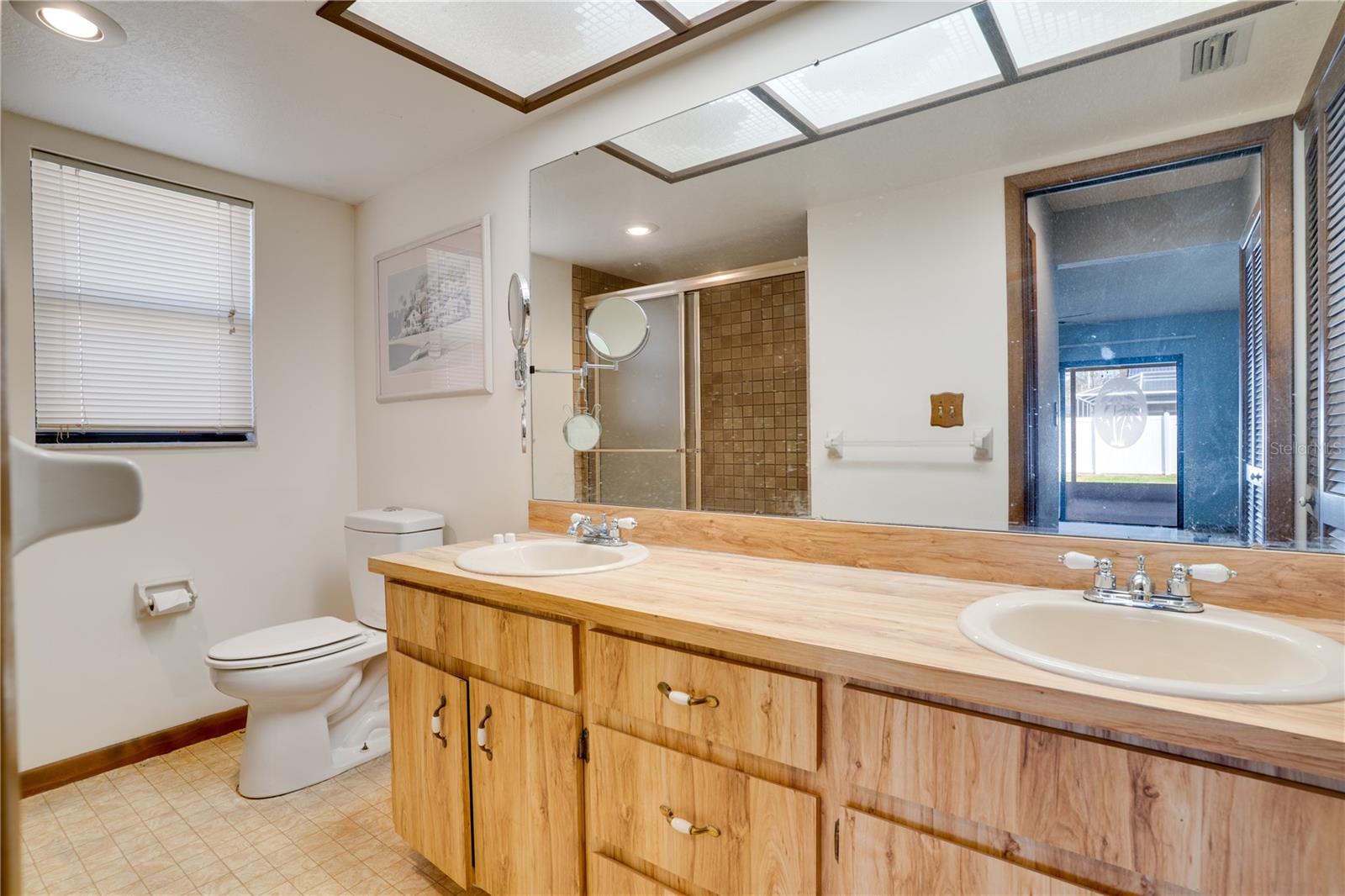 Image 16 of 35 For 12161 100th Avenue