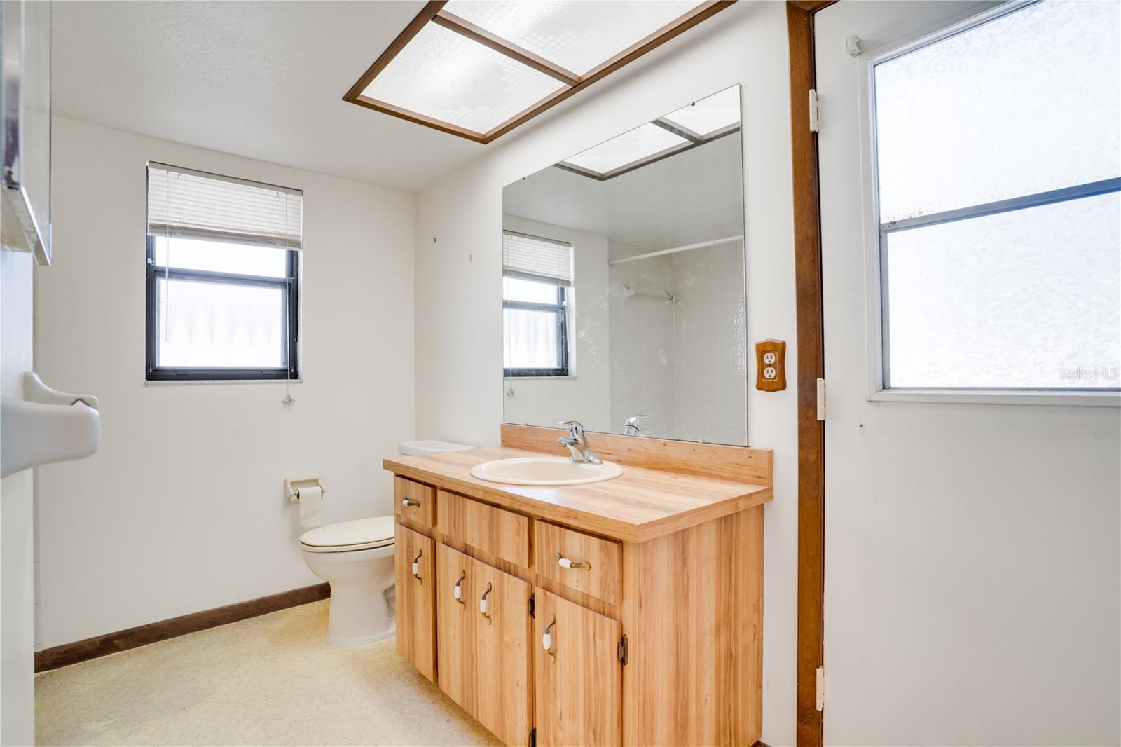 Image 19 of 35 For 12161 100th Avenue