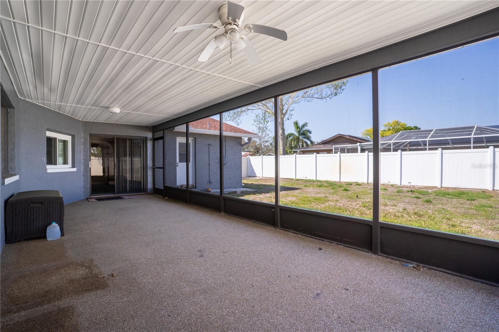 Image 6 of 35 For 12161 100th Avenue