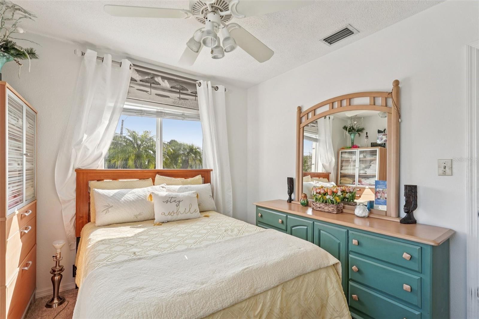 Image 15 of 35 For 22359 Montrose Avenue