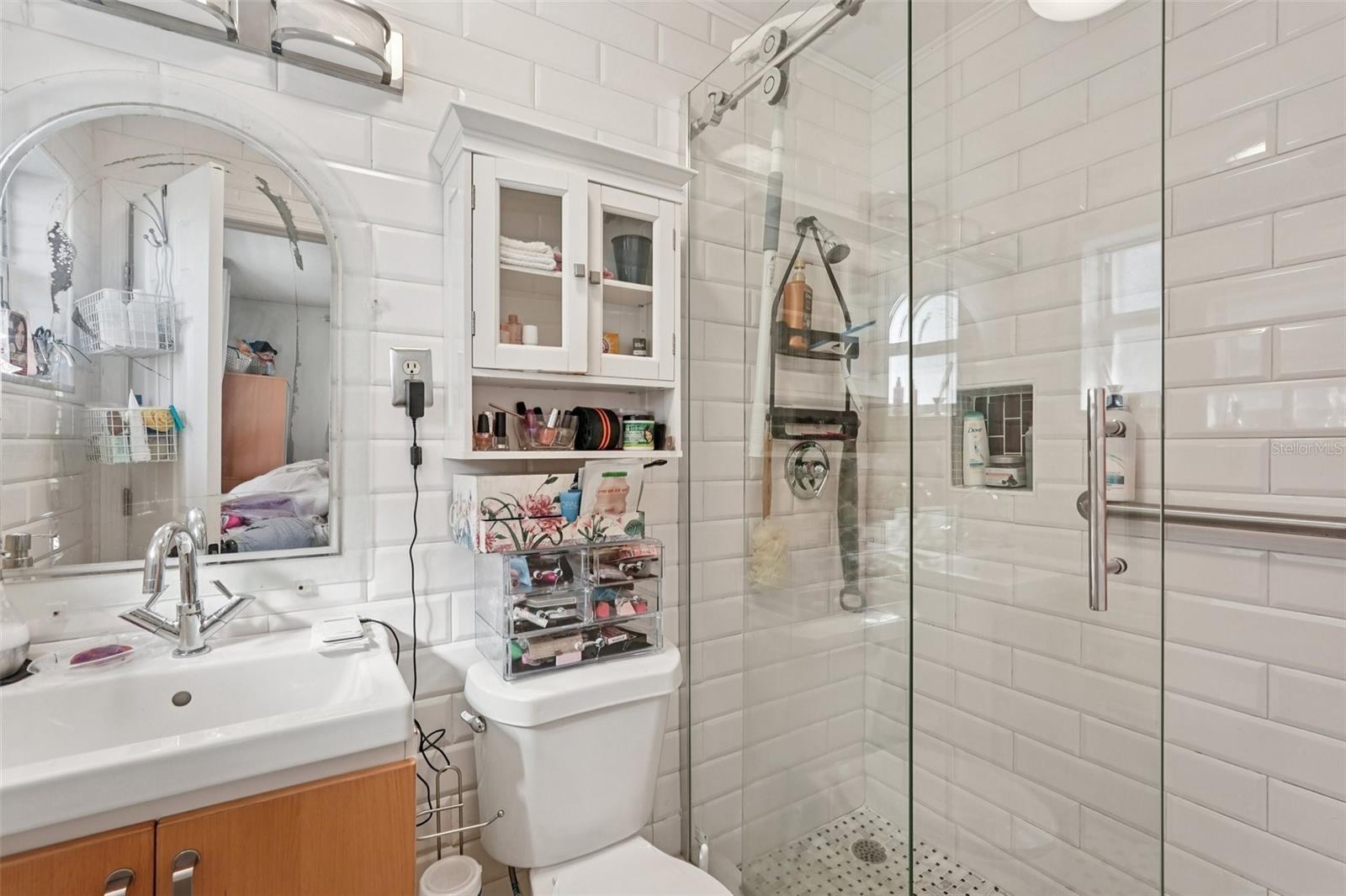 Image 16 of 35 For 22359 Montrose Avenue