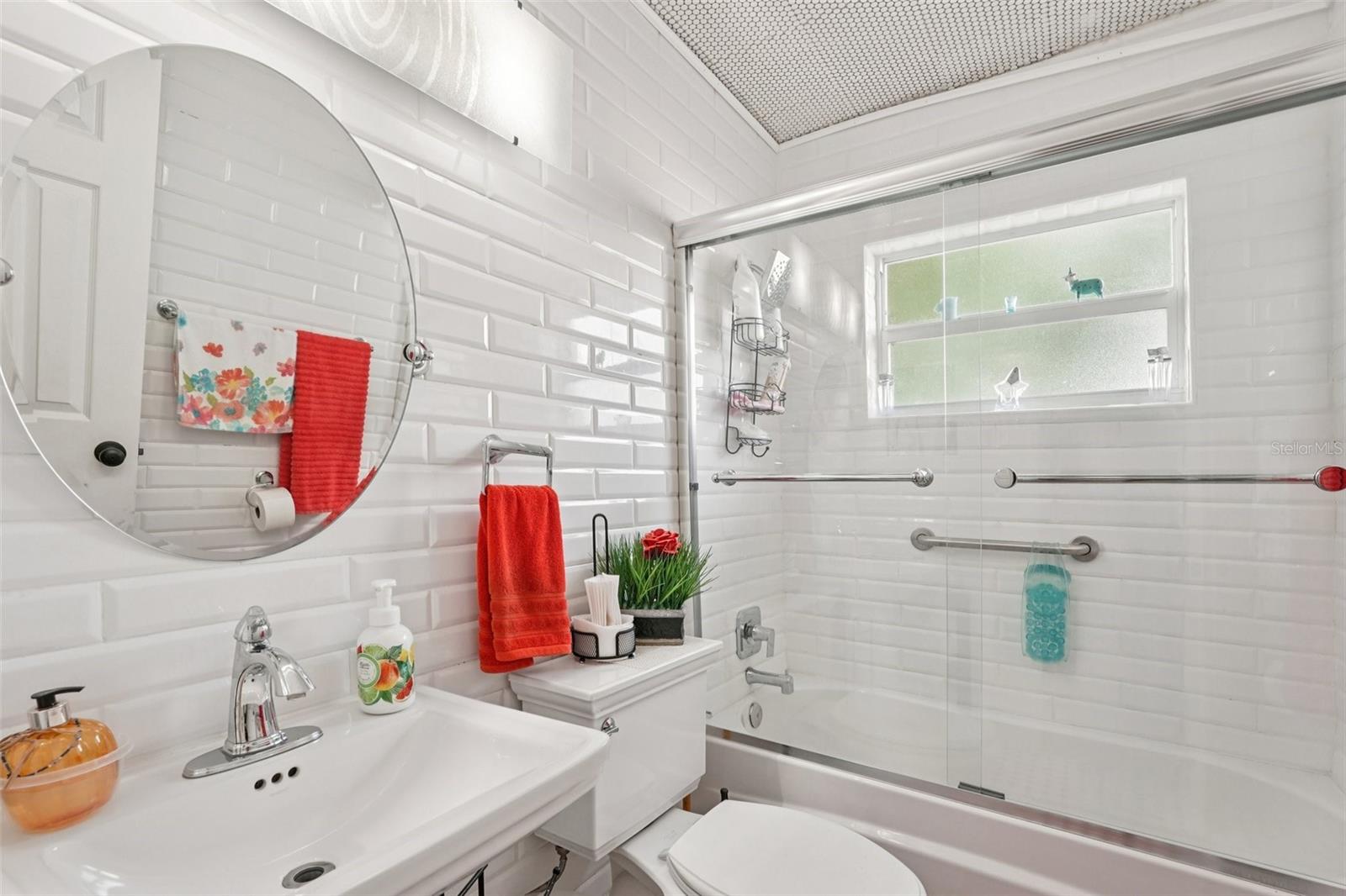 Image 17 of 35 For 22359 Montrose Avenue