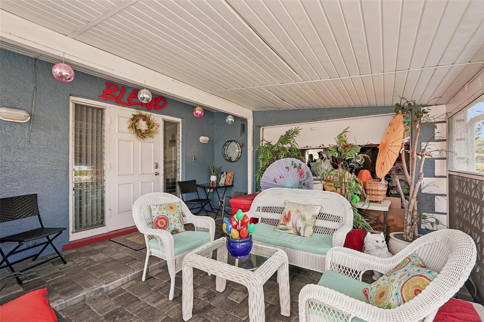 Image 19 of 35 For 22359 Montrose Avenue