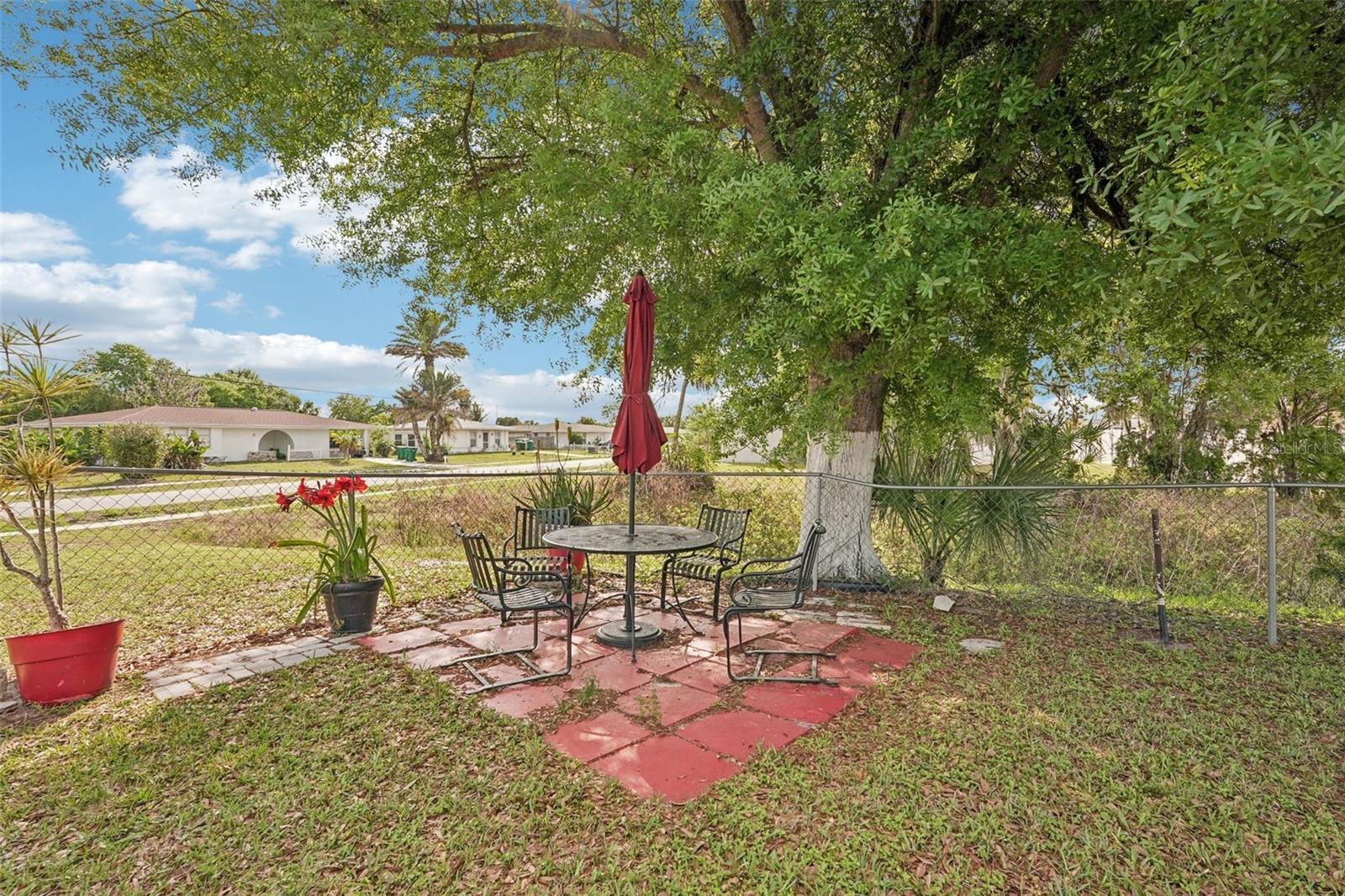 Image 22 of 35 For 22359 Montrose Avenue