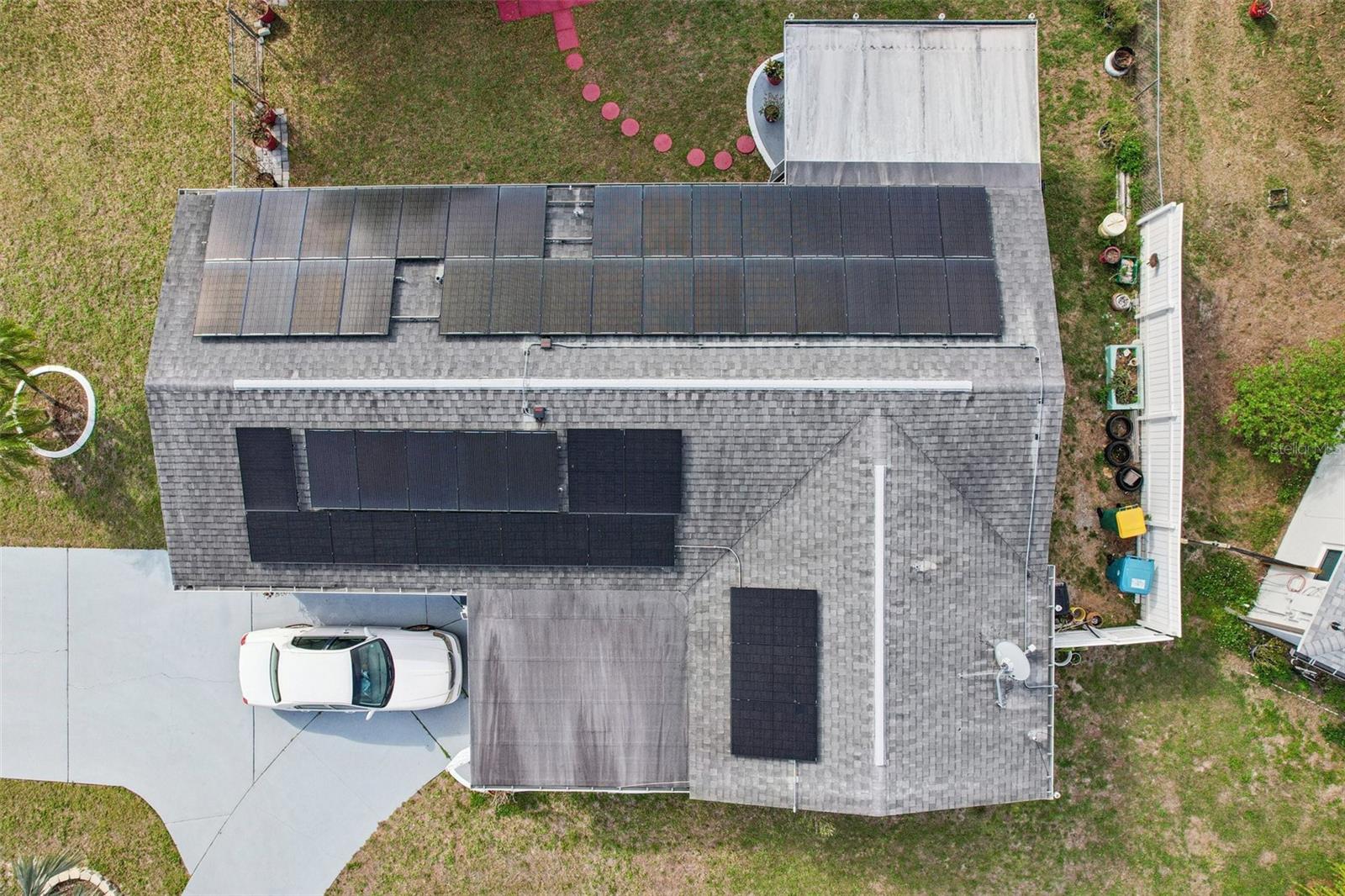 Image 25 of 35 For 22359 Montrose Avenue