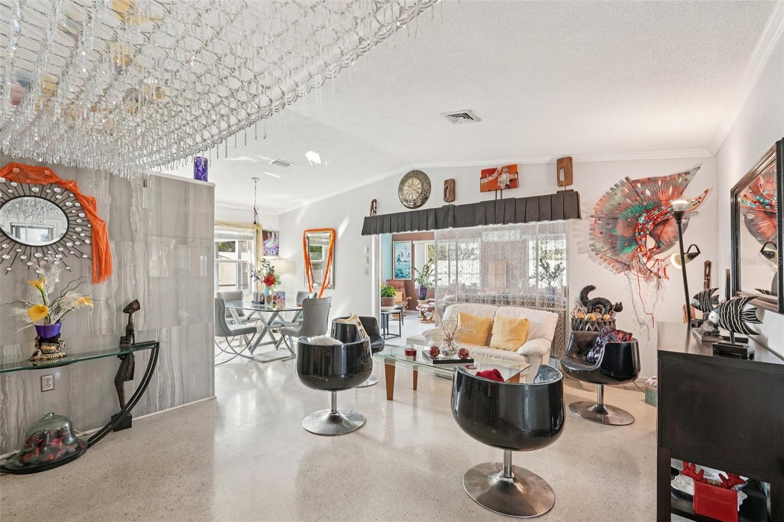 Image 5 of 35 For 22359 Montrose Avenue