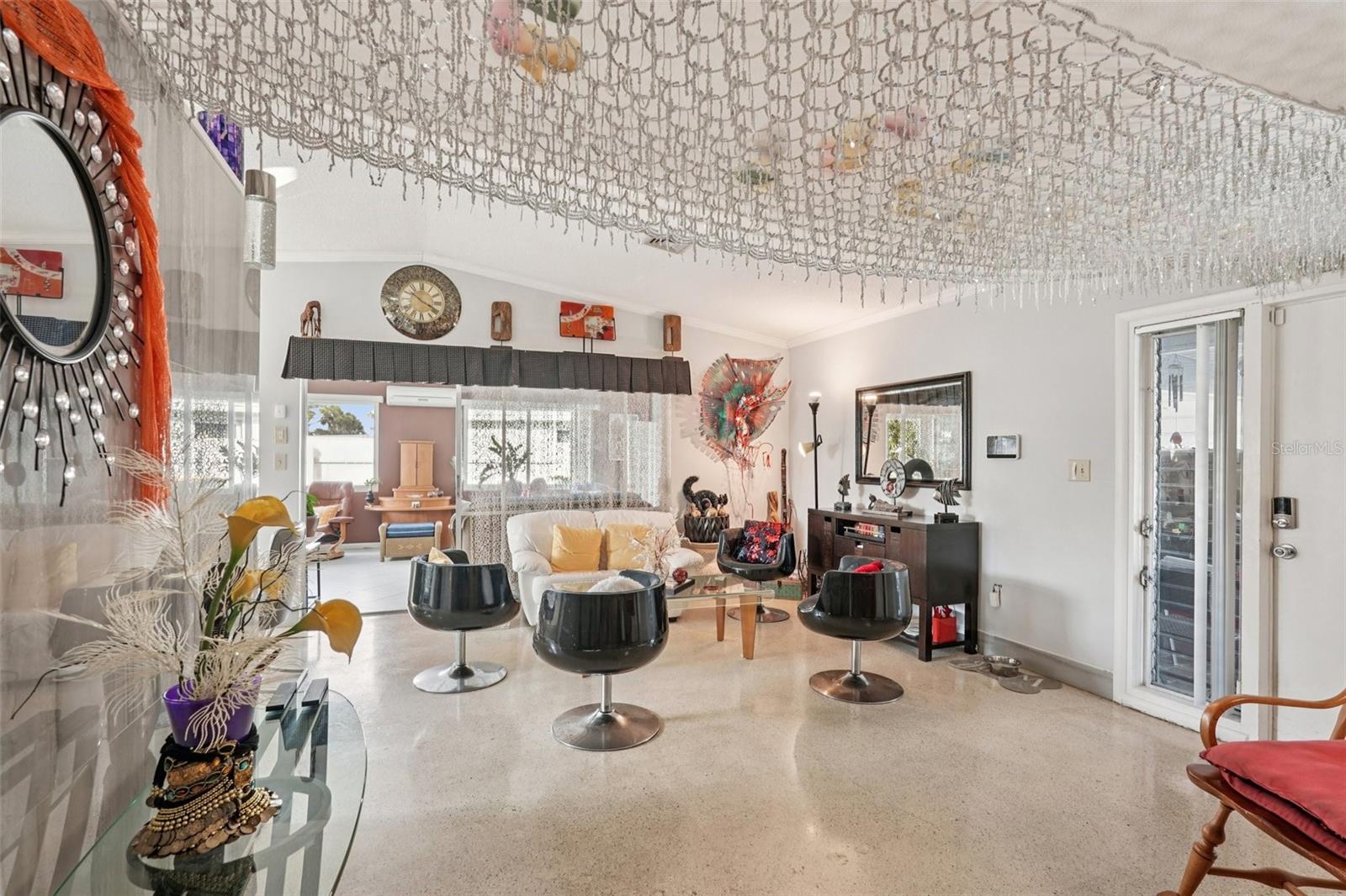 Image 6 of 35 For 22359 Montrose Avenue