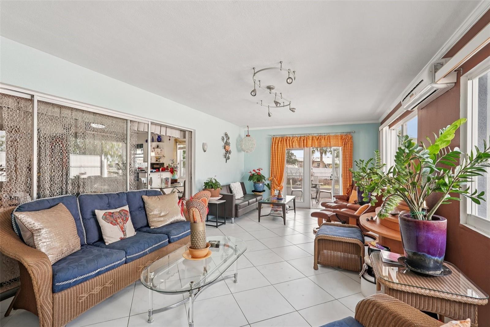 Image 9 of 35 For 22359 Montrose Avenue