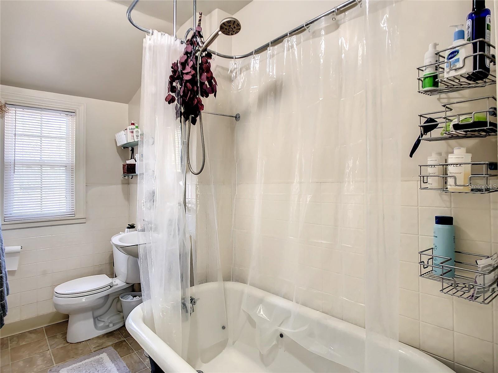 Image 10 of 16 For 1141 Sunset Point Road 3