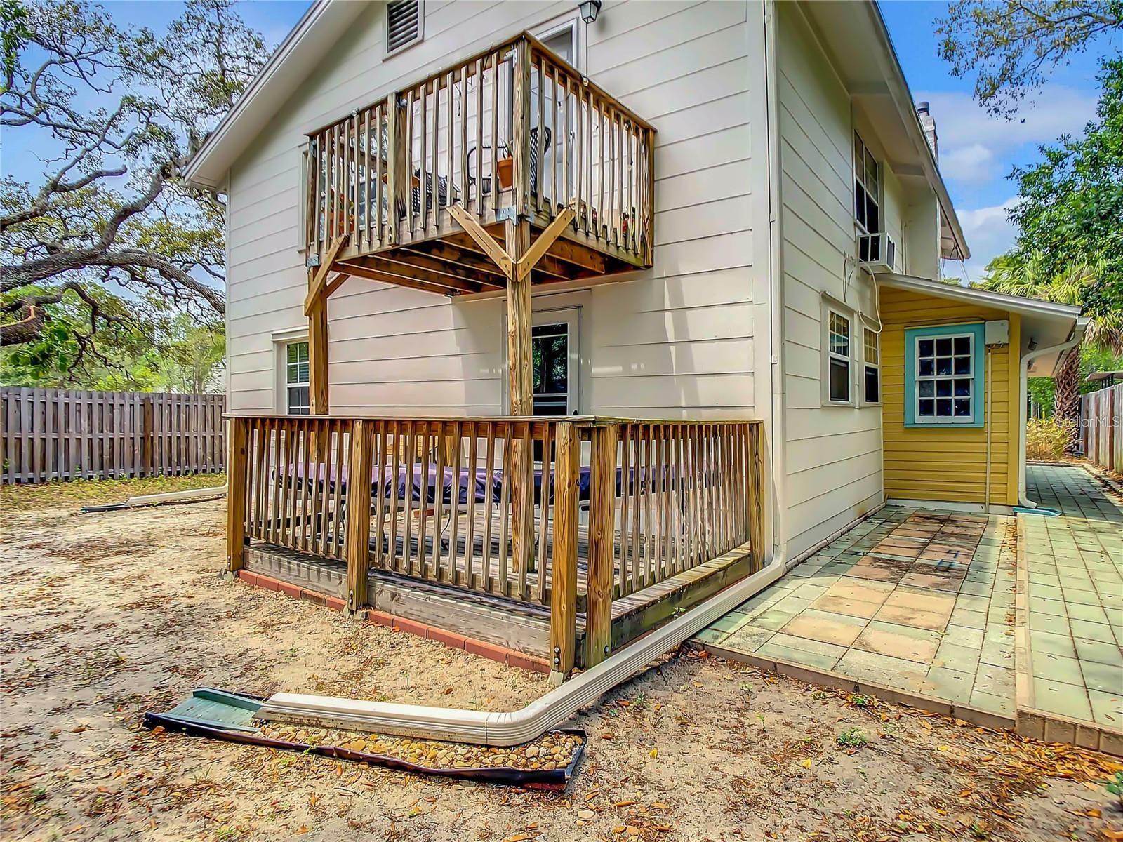 Image 12 of 16 For 1141 Sunset Point Road 3