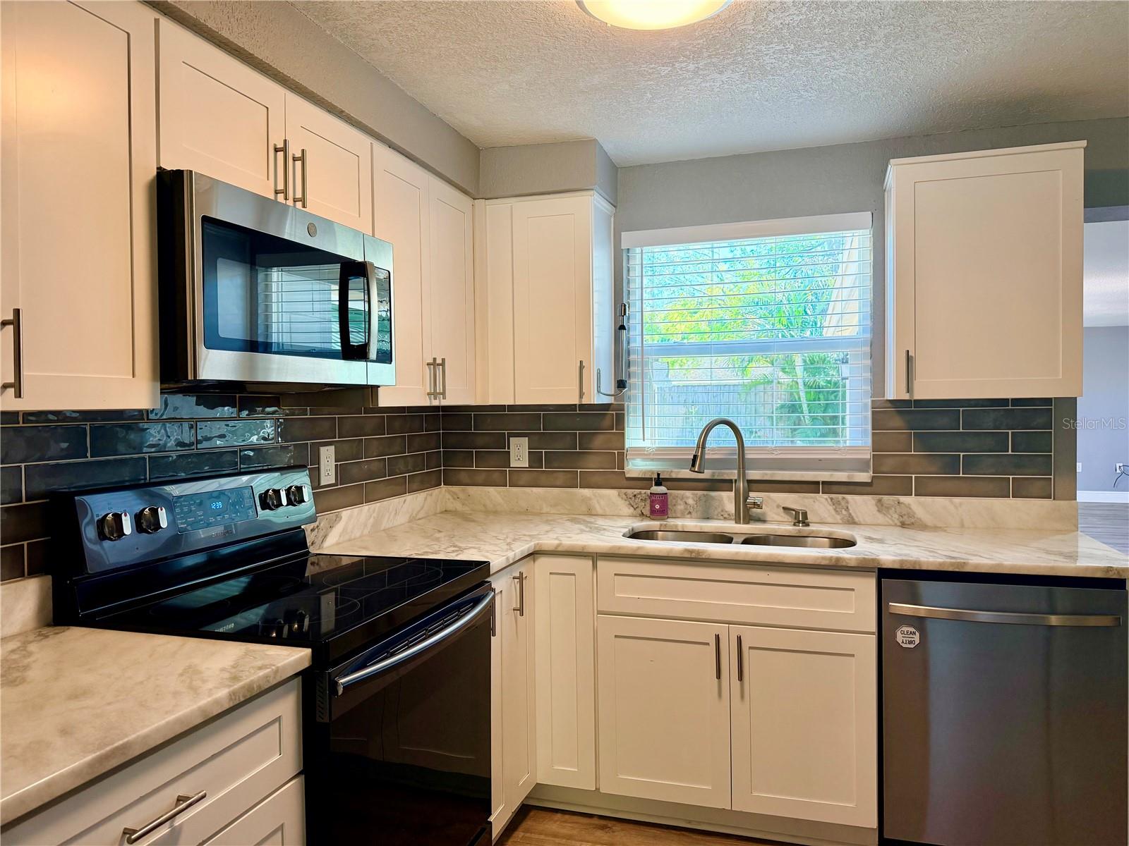 Image 6 of 24 For 8428 91st Terrace