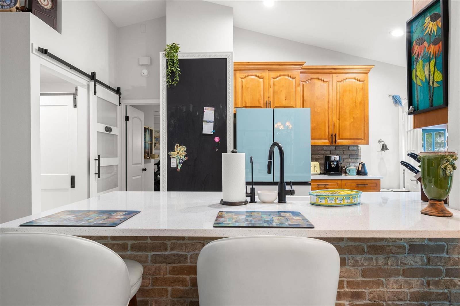 Listing photo id 20 for 2068 Cheryl Drive