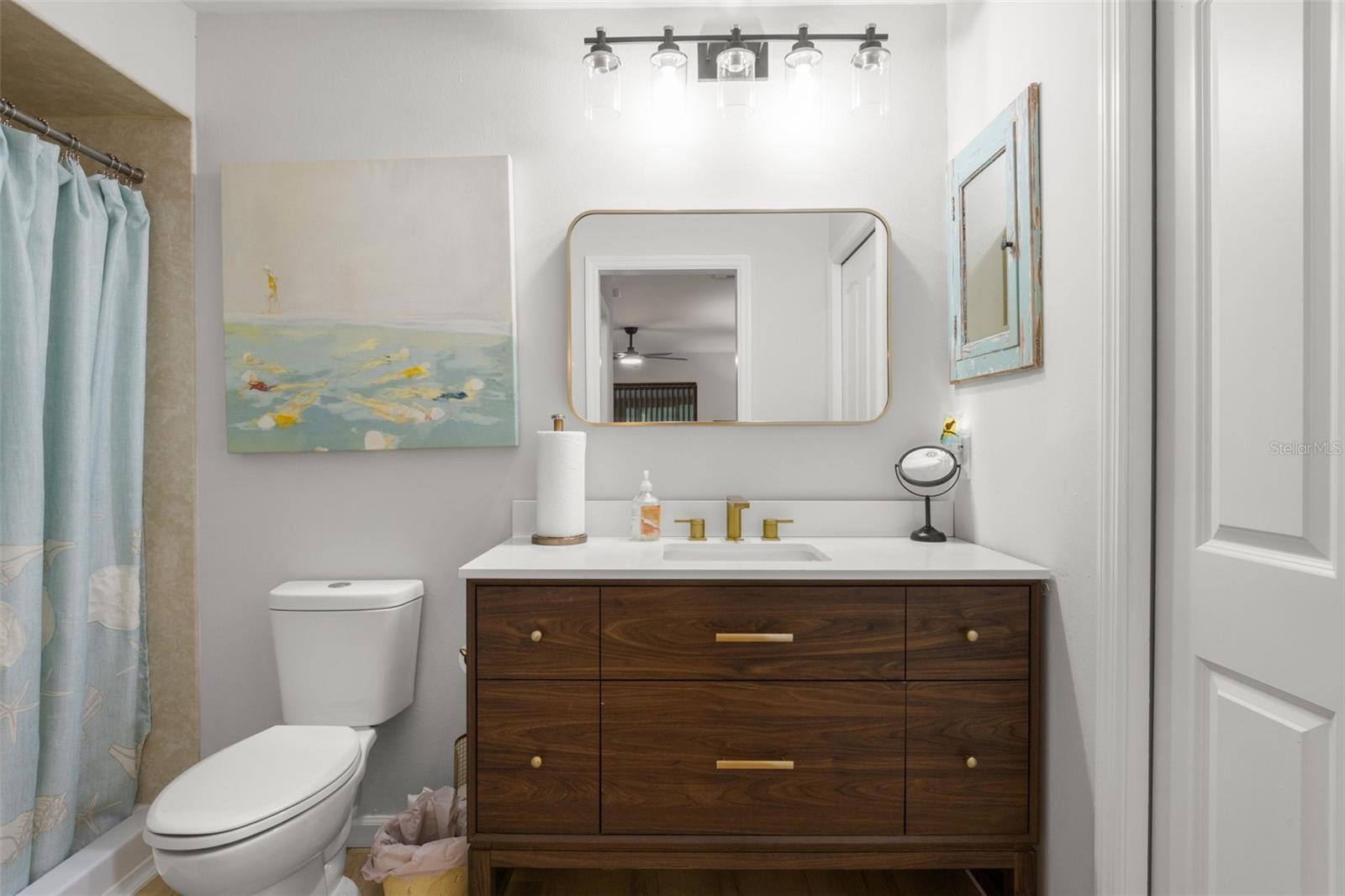 Listing photo id 24 for 2068 Cheryl Drive