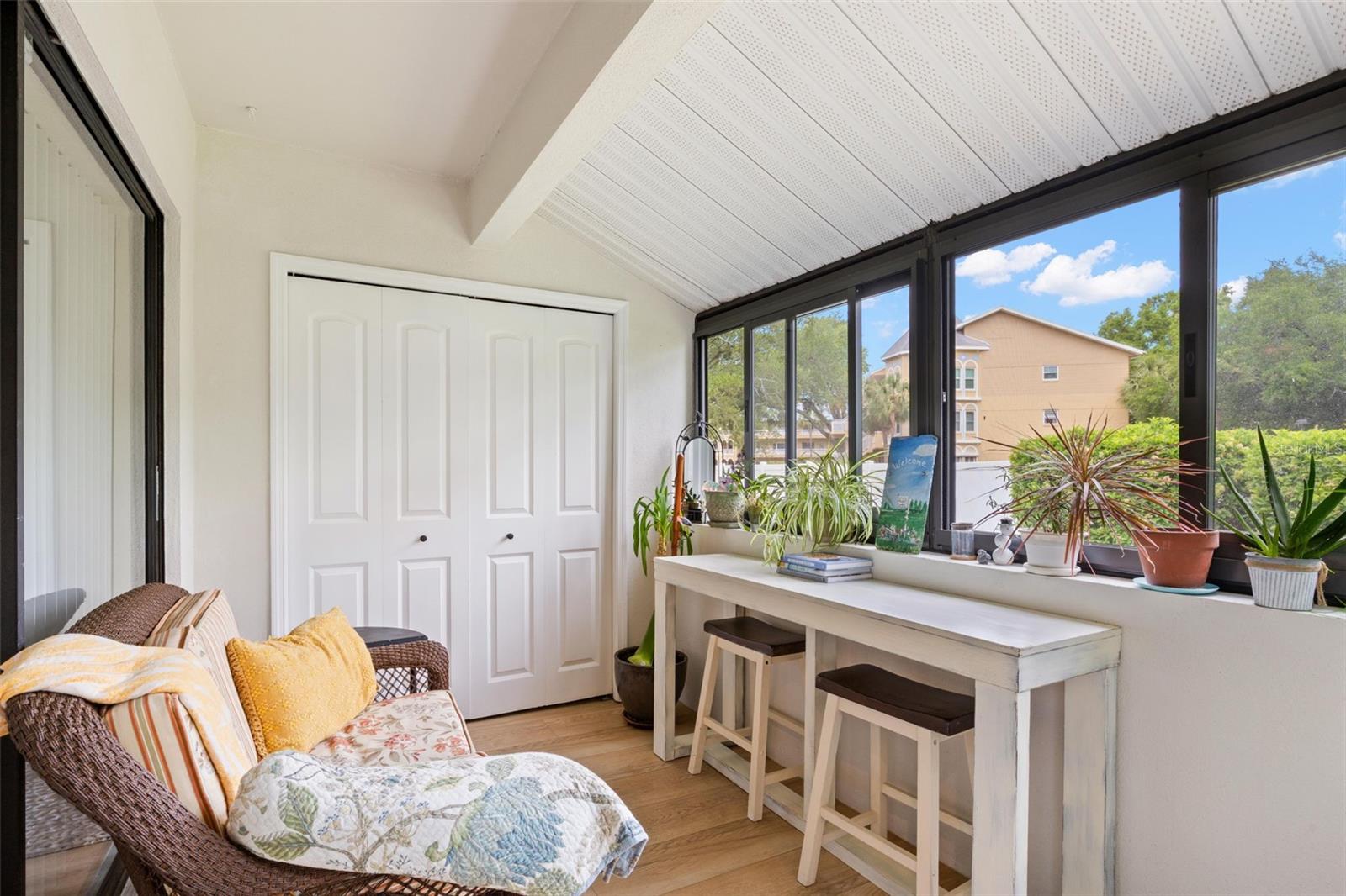 Listing photo id 27 for 2068 Cheryl Drive