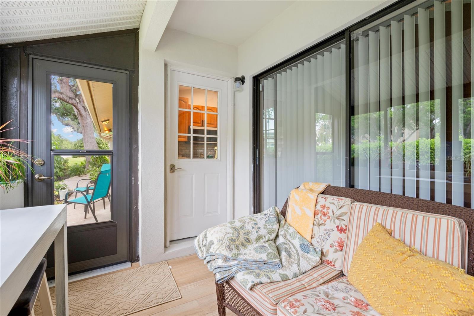 Listing photo id 28 for 2068 Cheryl Drive