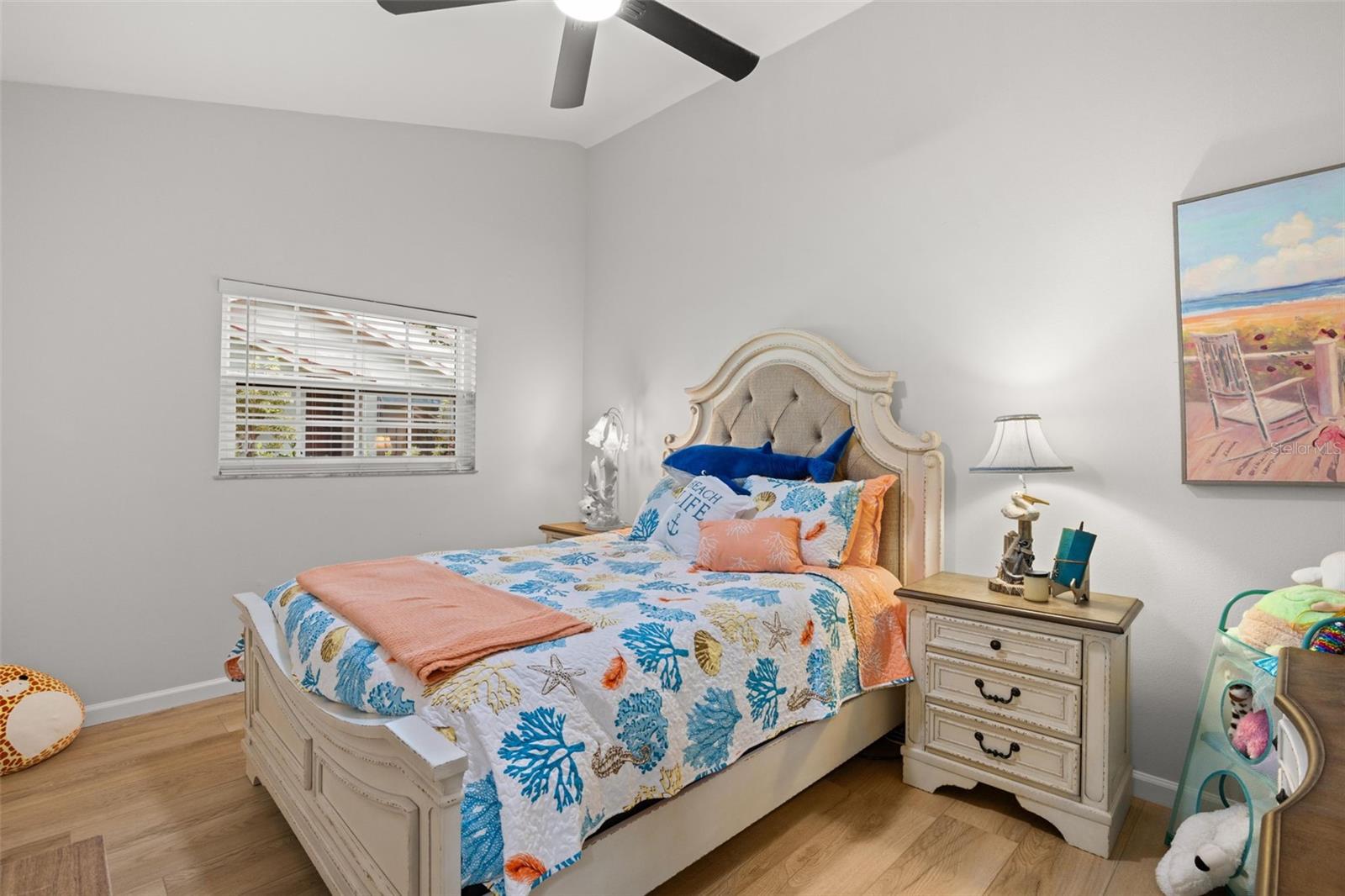 Listing photo id 29 for 2068 Cheryl Drive