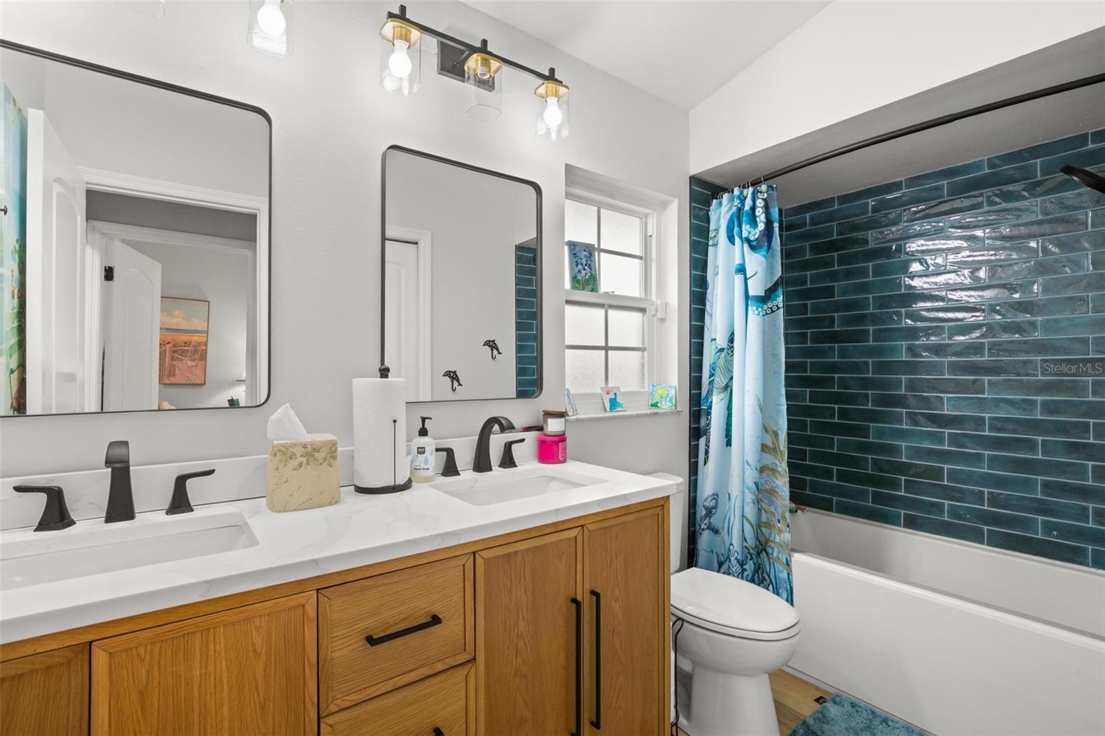 Listing photo id 31 for 2068 Cheryl Drive