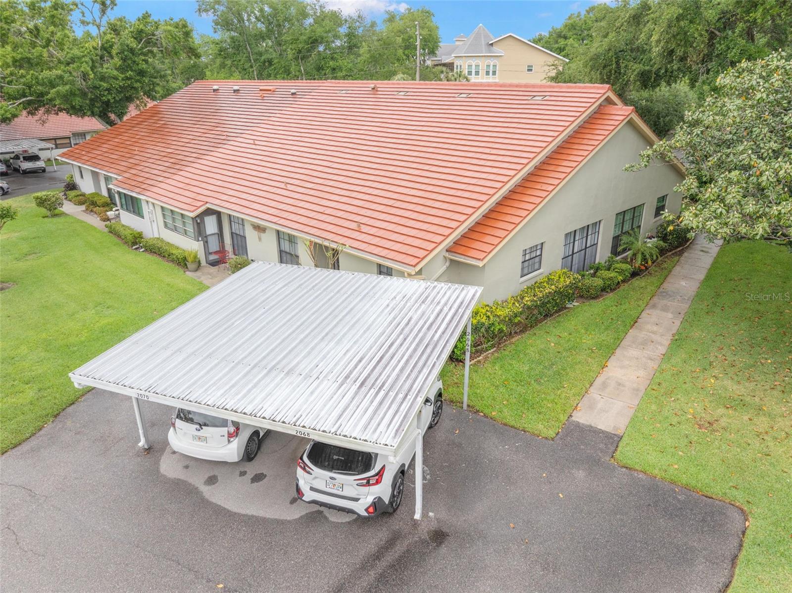 Listing photo id 35 for 2068 Cheryl Drive