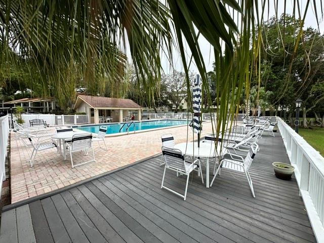 Listing photo id 51 for 2068 Cheryl Drive