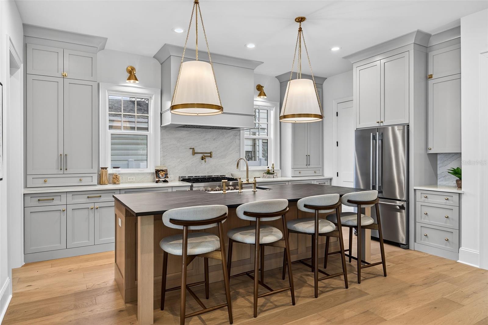 Image 12 of 54 For 939 19th Avenue N