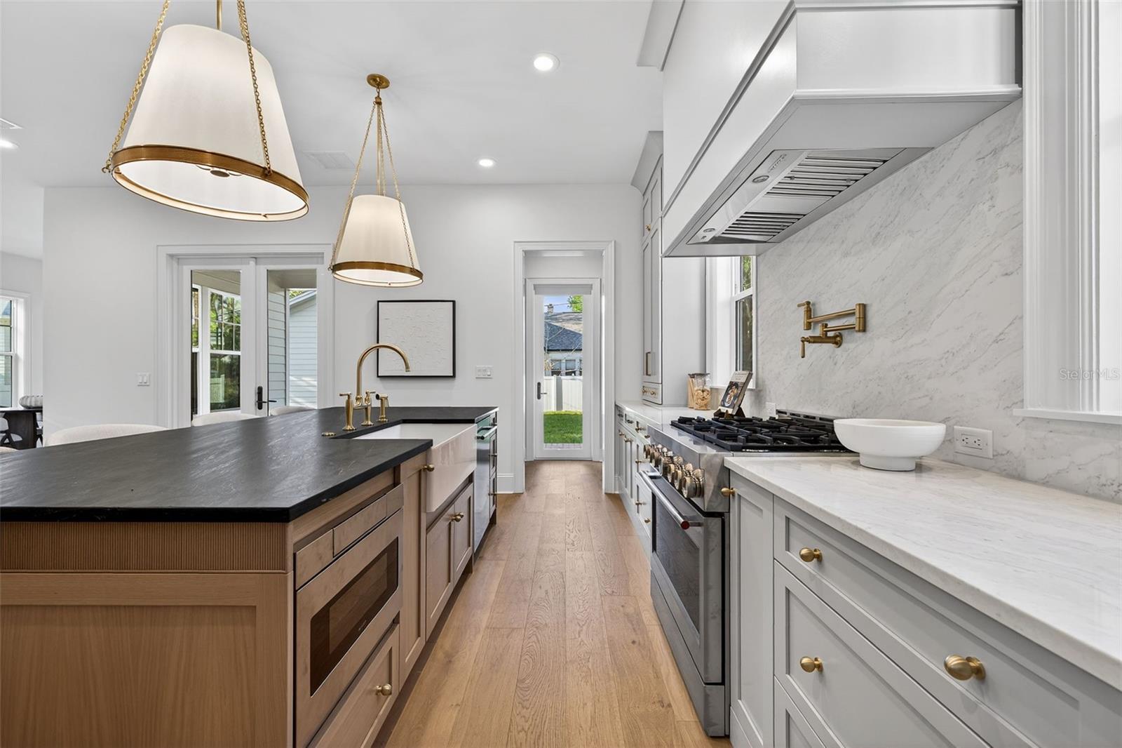 Image 15 of 54 For 939 19th Avenue N